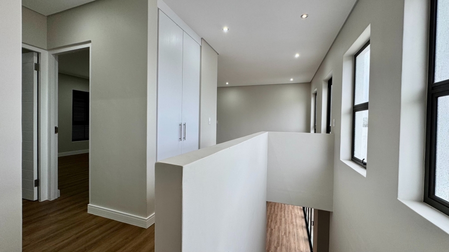3 Bedroom Property for Sale in Croydon Gardens Estate Western Cape